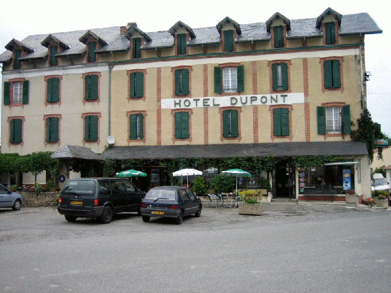 Chez Dupont.